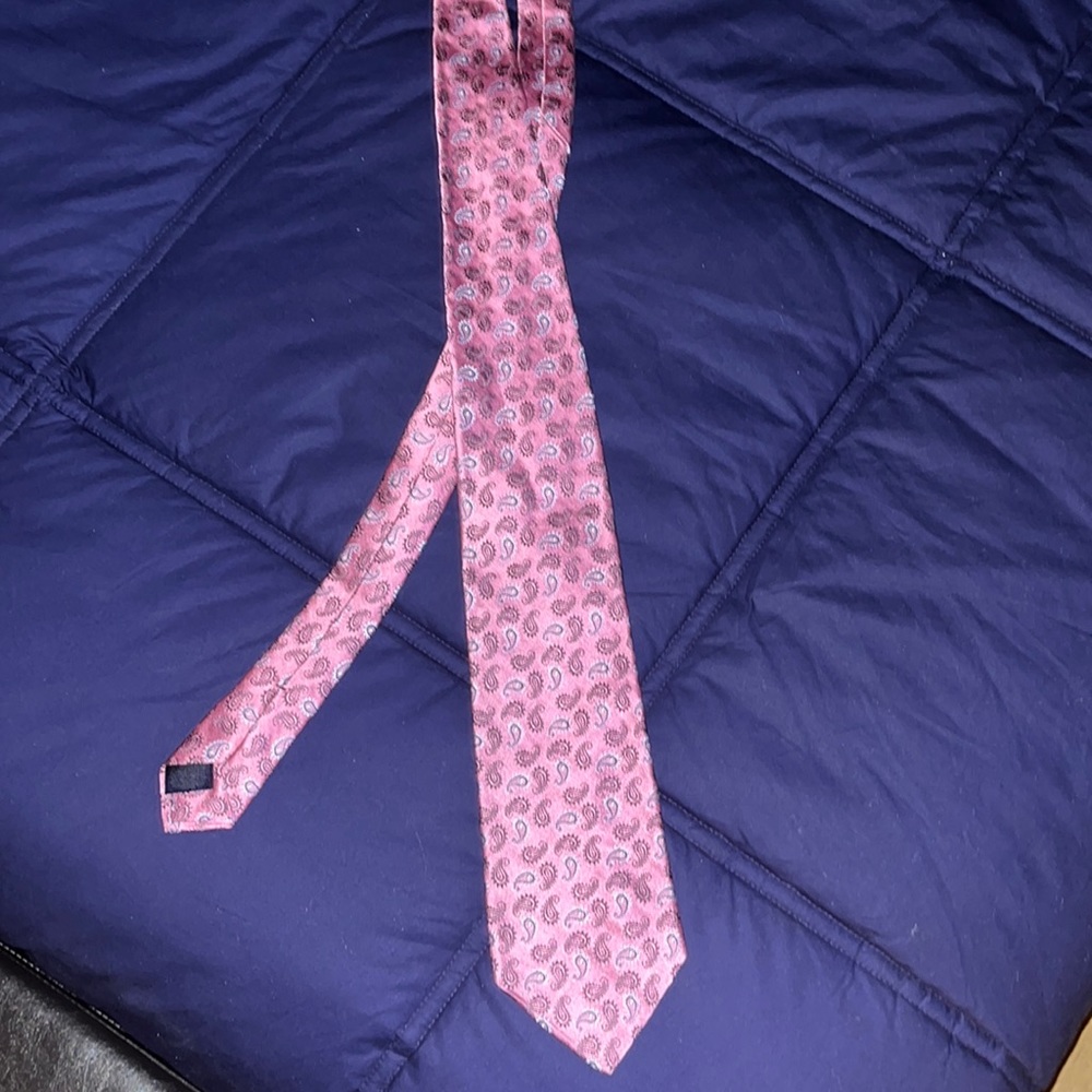 Brooks Brothers pink paisley tie